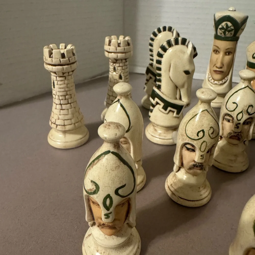 Vintage Ceramic Duncan Mold Hand-painted Chess Set - Picture 4 of 11